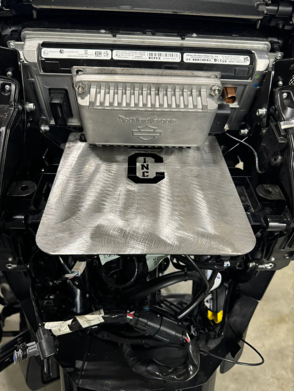 CURLY'S INC AMP RACK 24-UP STREET GLIDE (NO MODIFICATION)